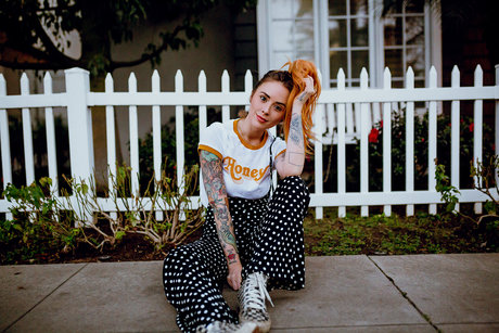 金髪の小人オンリーファンズ えろ 画像