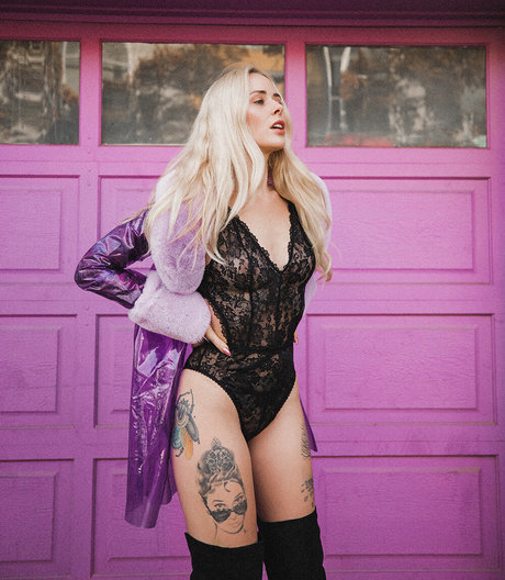 ダウンオンリーファン ホット 画像