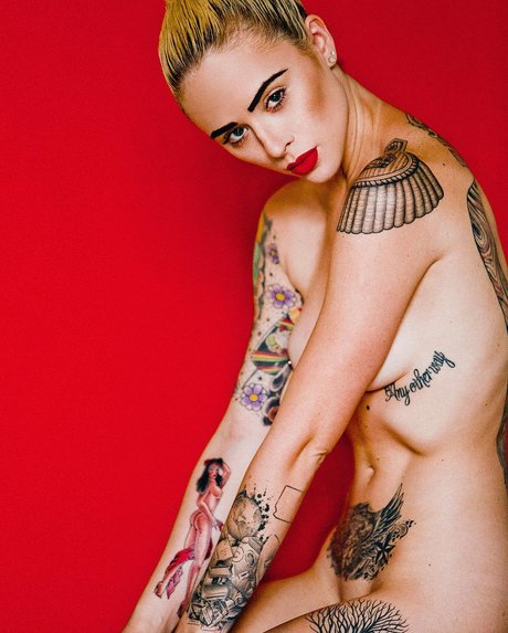 戦利品オンリーファンズ アートポルノ 写真