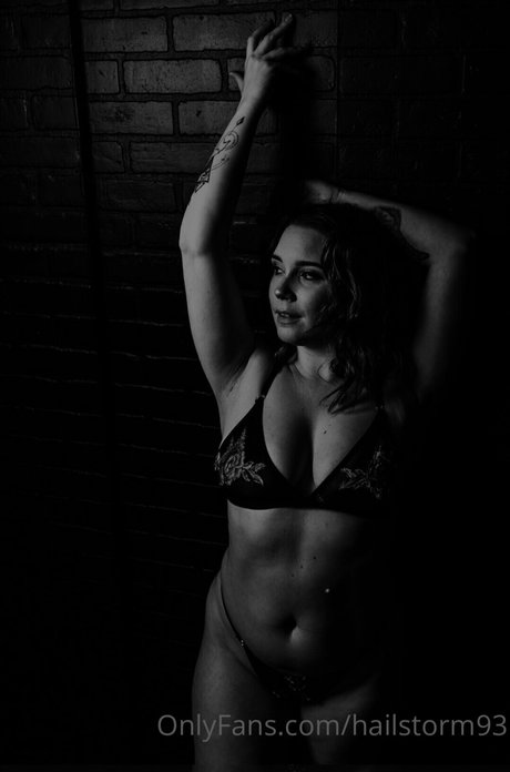 Hailstorm ポルノスター ホット ギャラリー