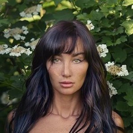 アジア人ニューハーフオンリーファンズ アダルト 写真