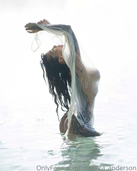 プッシー尻オンリーファンズ 裸 写真