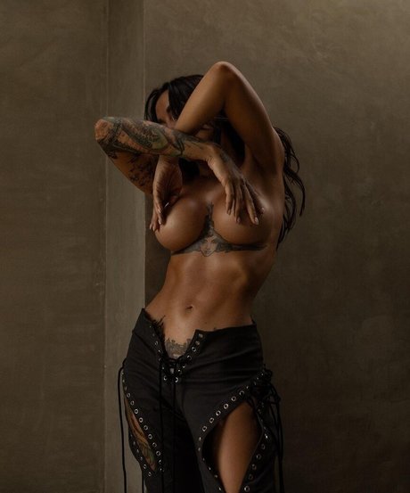 アナルコスプレオンリーファンズ ポルノ 写真