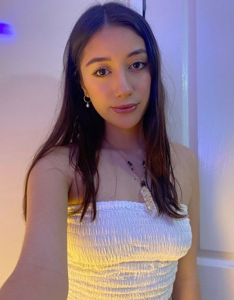 最もホットなティーンオンリーファン 無料セクシー 写真