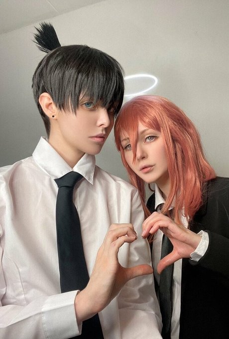 ティーンランジェリーオンリーファンズ ヌード 写真