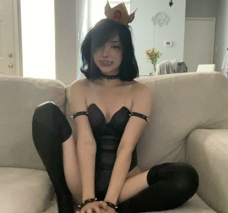 お尻を広げるオンリーファンズ 美しい裸 写真