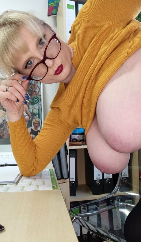 ポルノオンリーファンズ 無料アダルト アーカイブ