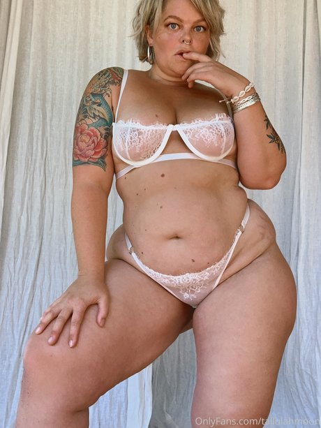 Tallulah Moon_ セクシーモデル 画像