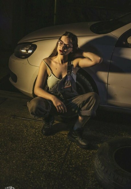 金髪の小人オンリーファンズ アートポルノ ギャラリー