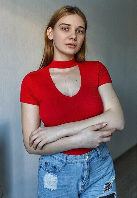 濃厚なヌードオンリーファンズ ポルノ ギャラリー