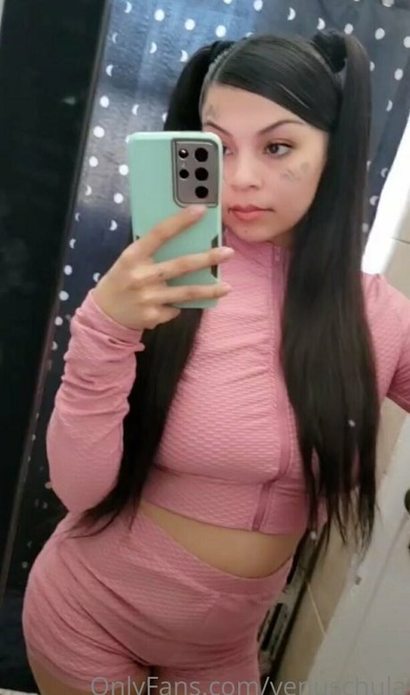 お尻を広げるオンリーファンズ えろた 画像