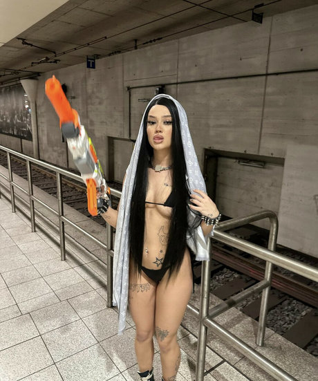 Bbyali 完璧なモデル 写真