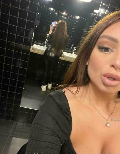 コスプレ フェムボーイ オンリーファンズ ホット裸 写真