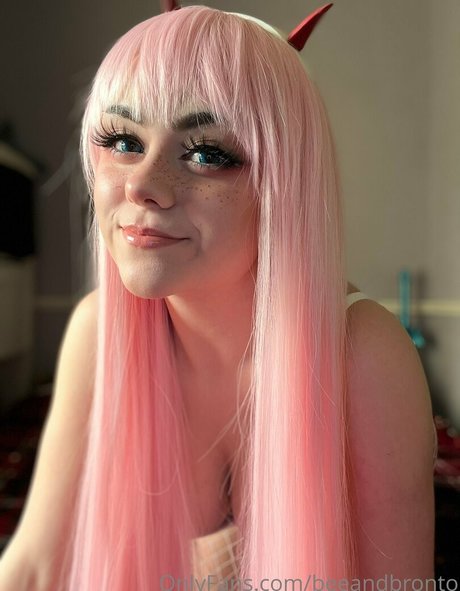 beeandbronto ヌード女優 ギャラリー