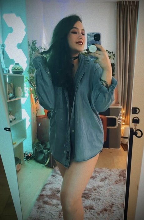 超デブおばあちゃんオンリーファンズ セクシーヌード 写真