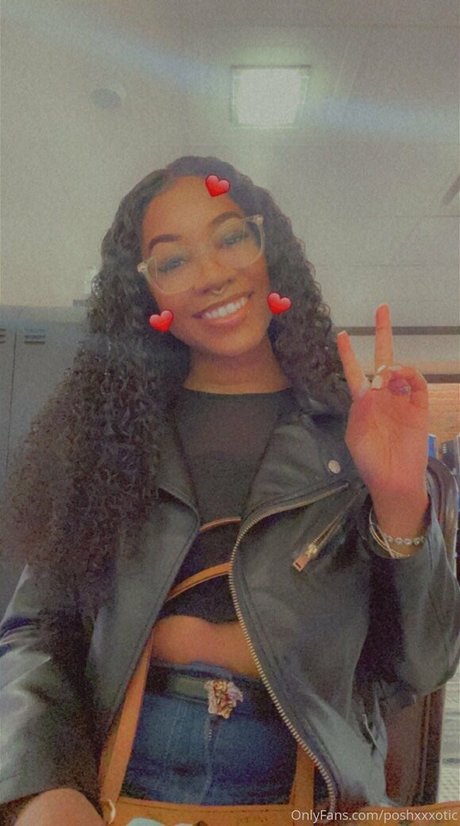 chanelmcqueen ポルノスター ヌード 写真