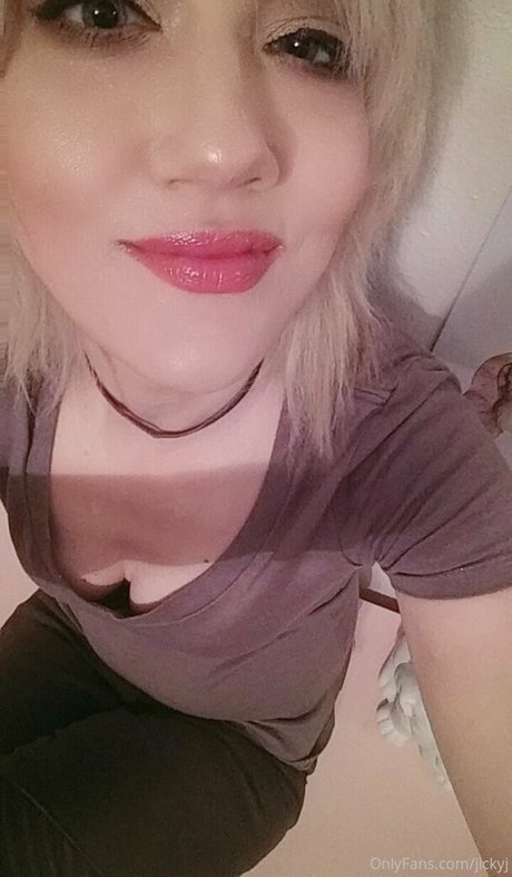 ダウンオンリーファン 無料裸 画像