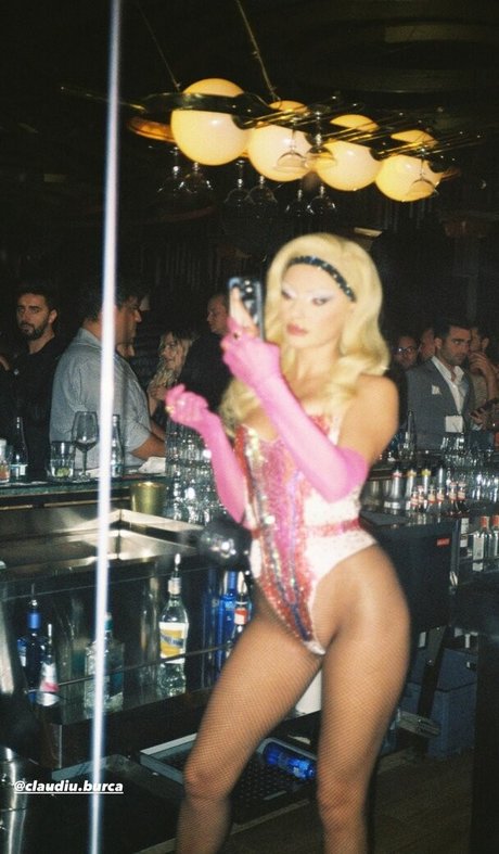 尖ったおっぱいオンリーファンズ ホットヌード 画像