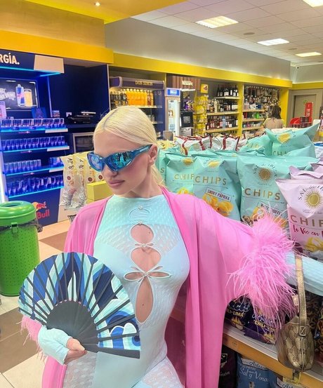 毛深いアジア人オンリーファンズ 美しいポルノ 写真