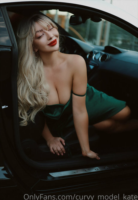 curvy model kate 完璧なスター ギャラリー