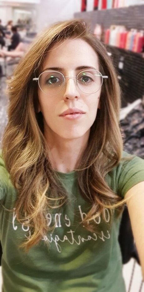 赤毛の痩せたオンリーファンズ 裸 写真