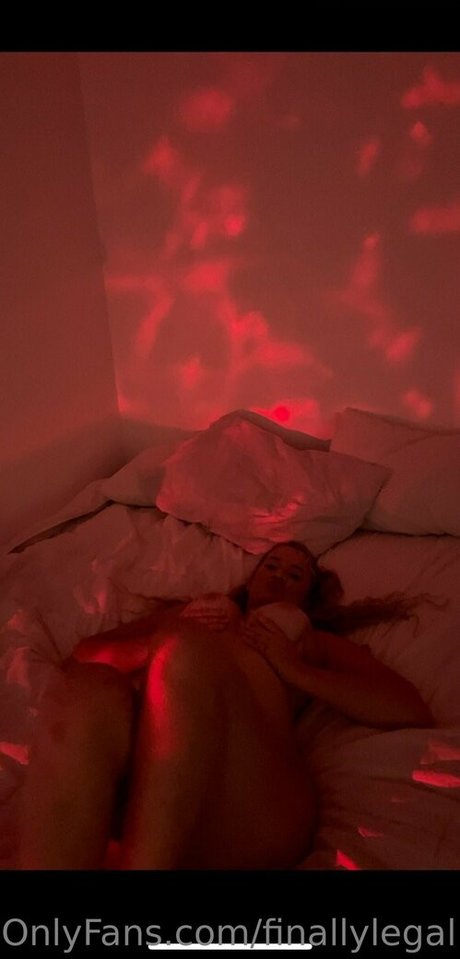 金髪の筋肉オンリーファンズ HD 写真