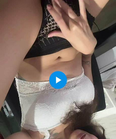 曲線美のxxx オンリーファンズ ホットxxx 写真