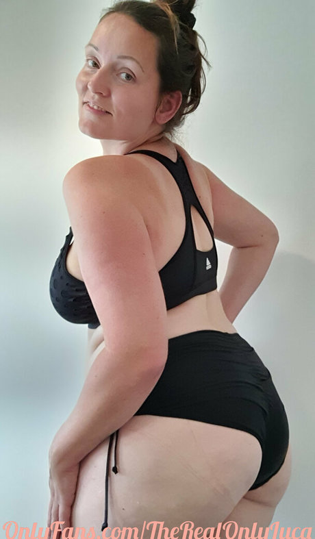 乳首 オンリーファンズ セクシーヌード 画像