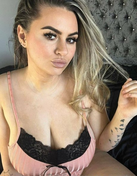 BBWタトゥーオンリーファンズ 無料ポルノ 写真