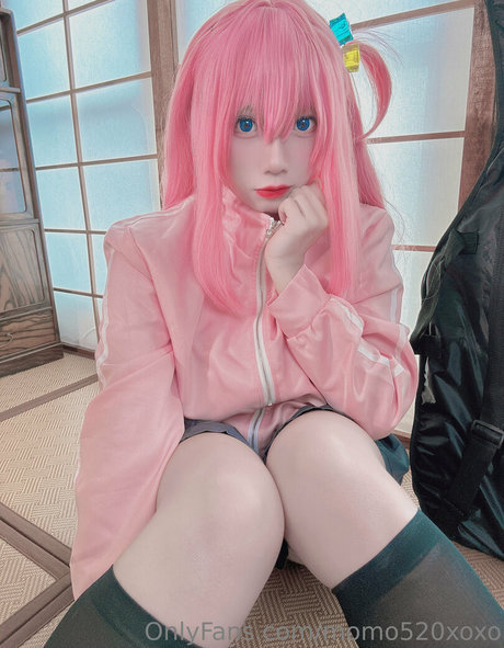 エモな痴女オンリーファンズ ホット 写真