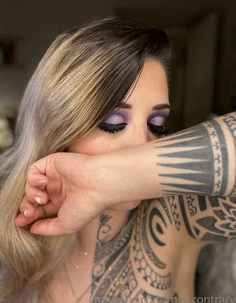 ランジェリーファックオンリーファンズ 美しい 写真