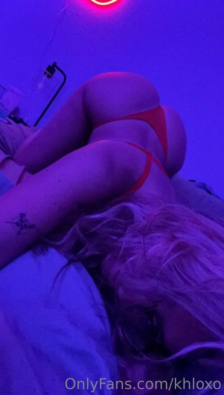 女性のオナニーオンリーファンズ アート裸 写真