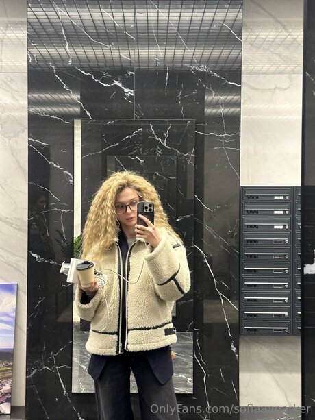 ティーンランジェリーオンリーファンズ セクシーヌード ギャラリー