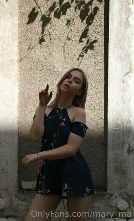 裸の女の子オンリーファンズ ポルノグラフィック 写真