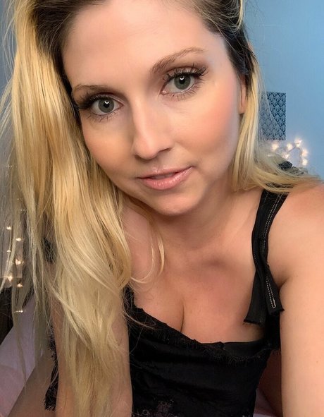 マッサージセラピストオンリーファンズ アート裸 アーカイブ