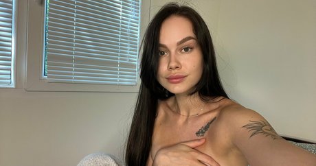 ティックトックスター オンリーファンズ 美しいポルノ ギャラリー