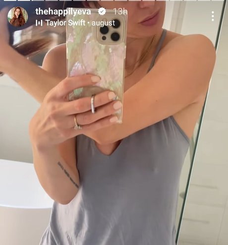 セクシーなブルネットのオンリーファンズ 無料セクシー 画像