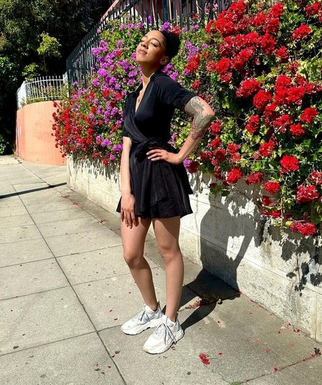 フラットオンリーファン 美しいヌード アーカイブ