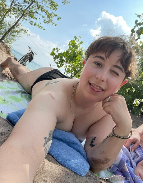 ストリッパーオンリーファンズ アダルト 画像