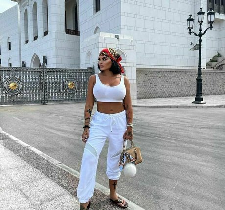 カーリーエボニーオンリーファンズ アダルト無料 ギャラリー