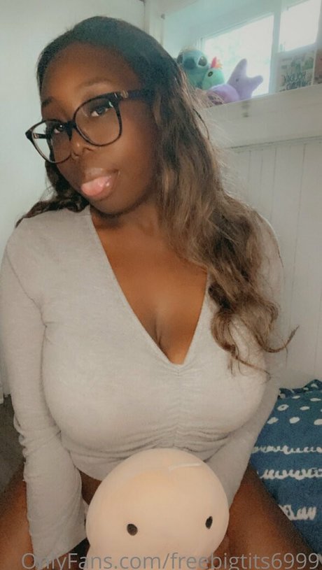 freebigtits6999 かわいいポルノスター 写真