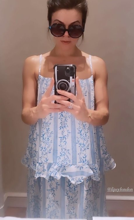 Faye Brookes 裸のポルノスター ギャラリー