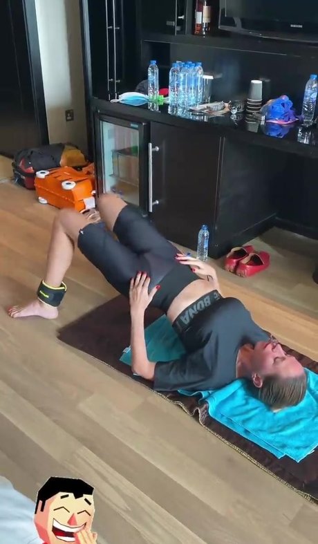 おっぱいとお尻のオンリーファンズ アート裸 ギャラリー