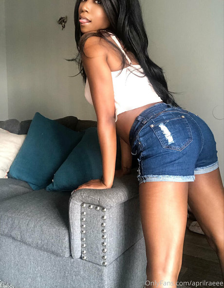 巨乳オナニーオンリーファンズ xxx 画像