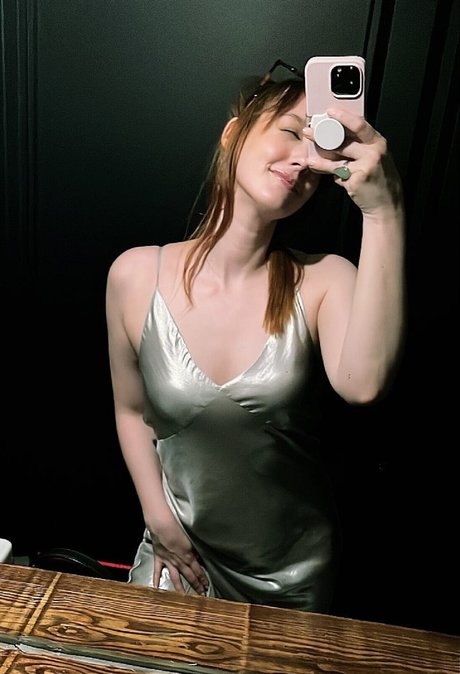 黒髪の熟女オンリーファンズ 無料ヌード 画像