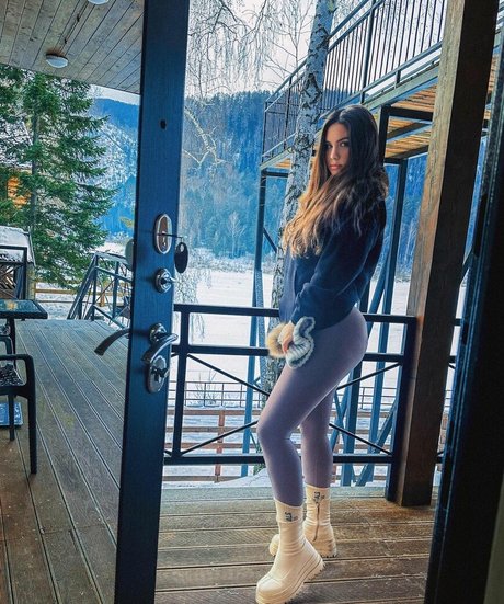 JOI オンリーファンズ 無料ヌード ギャラリー