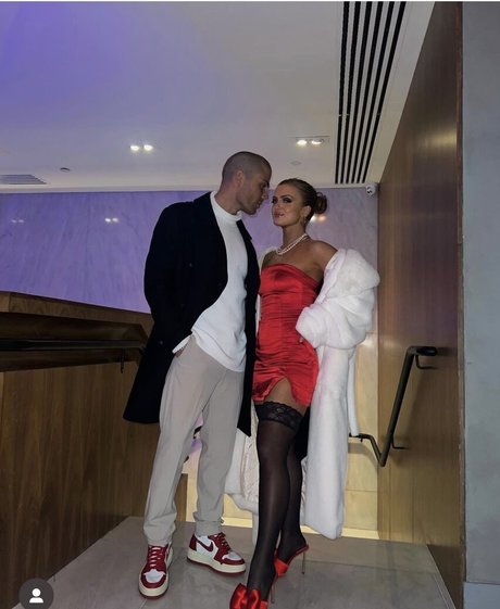 巨乳ランジェリーオンリーファンズ 無料ヌード 写真