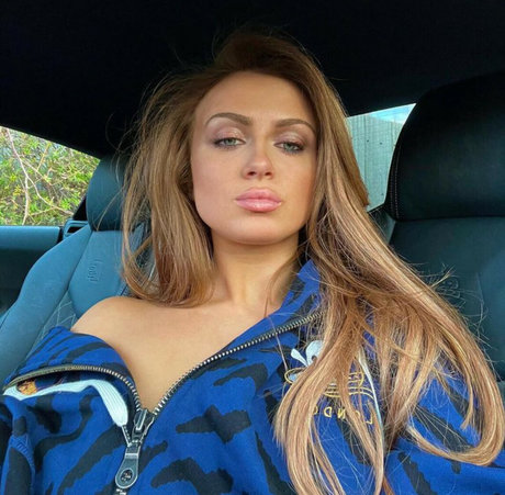 カウガール POV オンリーファンズ 無料セクシー 画像