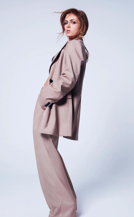 毛深いアジア人オンリーファンズ ヌード ギャラリー