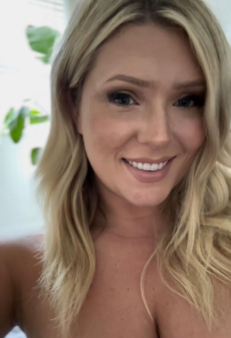 Sultry Sammy 無料モデル 写真